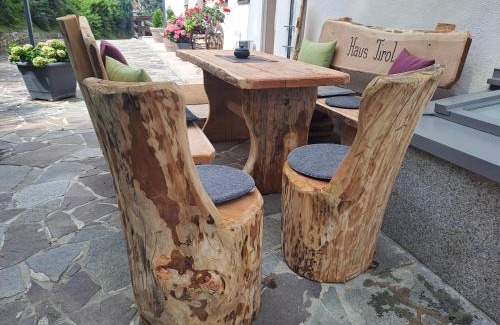 Ried im Oberinntal House | Haus Tirol Appartements