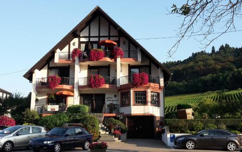Ernst Apartment | Haus Weingarten FERIENWOHNUNGEN