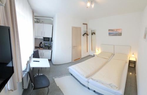 Veitshoechheim Hotel | Haus zum Schlosspark