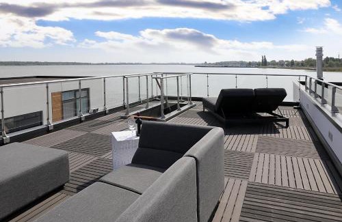 Ribnitz Boat Rental | Hausboot Ankerplatz