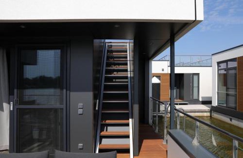 Ribnitz Boat Rental | Hausboot Ankerplatz