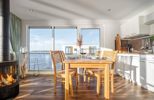 Ribnitz Apartment | Hausboot für 4 Gäste mit 45m² in Ribnitz-damgarten
