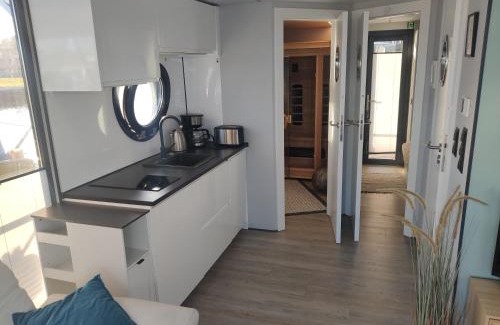 Barth Boat Rental | Hausboot Fjord Capella - Solarboot in Barth