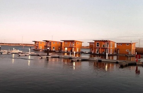 Ostvorpommern Boat Rental | Hausboot in Kroeslin am Bodden