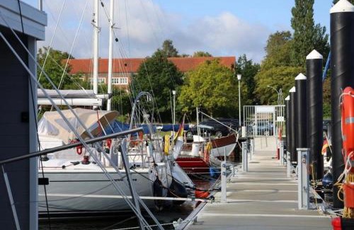 Knieper Nord Boat Rental | Hausboot Liliput