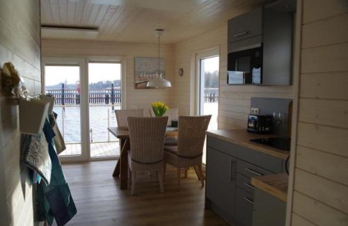 Knieper Nord Boat Rental | Hausboot Liliput