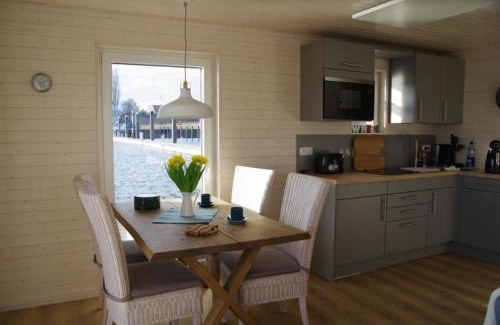 Knieper Nord Boat Rental | Hausboot Liliput