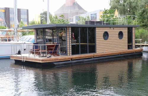 Flensburg Boat Rental | Hausboot Lina, Flensburg