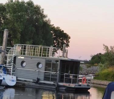 Municipality of Hattem Apartment | Hausboot Lucky
