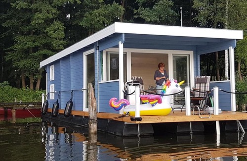 Mirow Boat Rental | Hausboot Mirabella am Müritz Nationalpark Festanliegend