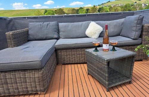 Polich Boat Rental | Hausboot Moselrose in Pölich