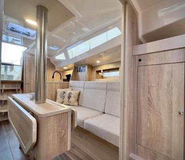 Ostholstein Boat Rental | Hausboot Segelyacht Nui