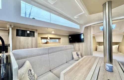 Ostholstein Boat Rental | Hausboot Segelyacht Nui