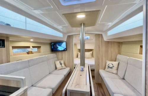 Ostholstein Boat Rental | Hausboot Segelyacht Nui