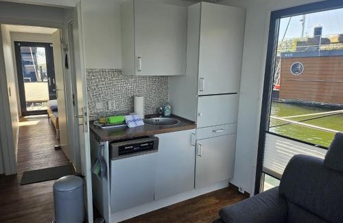 Knieper Nord Boat Rental | Hausboot Tollow