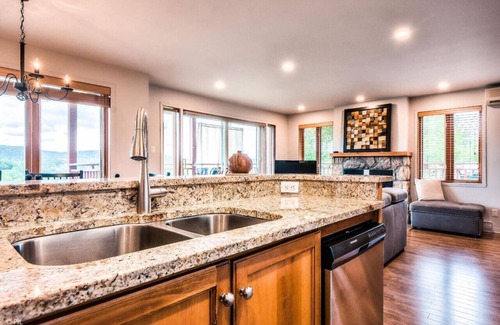 Mont-Tremblant Condo | Hauts-Bois Ski In/Out 2brs w/Pool Access (193-1)