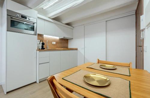 Montblanc Apartment | Hauzify I Apartaments La Plaça