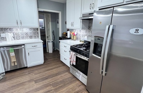 Waveland Cottage | Havana Day Dreamin - Near Blue Mtn Lake: Great guesthouse w/hot tub.