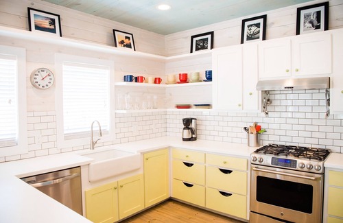 Port Aransas House | Havana Daydreamin'-Private Heated Pool,Tiki bar, Shuffleboard,close to beach