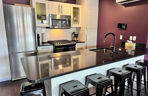 Saugatuck Condo | Havana Hideaway Downtown Saugatuck. Moody. Enchanting. Dreamy Walk to everything