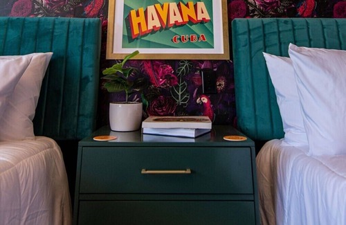 Trenton Hotel | Havana Room #10 - 1960 Retro Motel