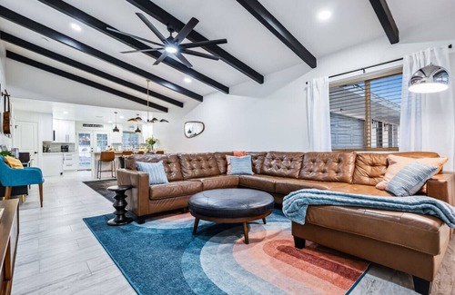 Lake Havasu City House | Havasu Fun Stay | Pool | Spa | PoolTable | KingBed