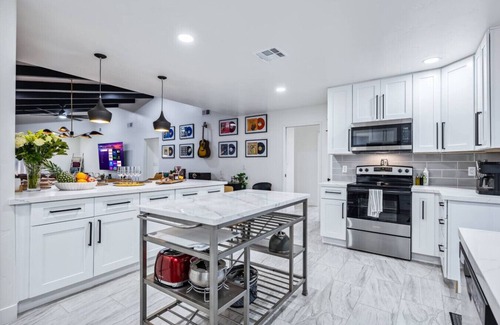 Lake Havasu City House | Havasu Fun Stay | Pool | Spa | PoolTable | KingBed
