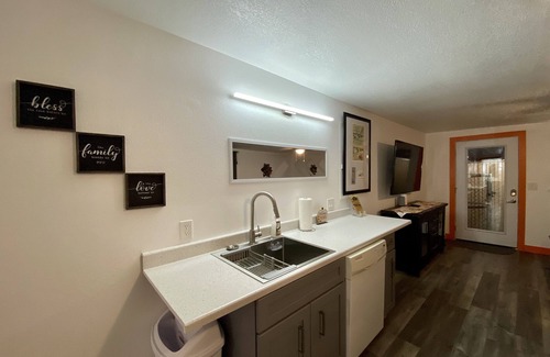 Lake Havasu City House | Havasu Sunflower Orange 2 bedroom, closest to the London Bridge