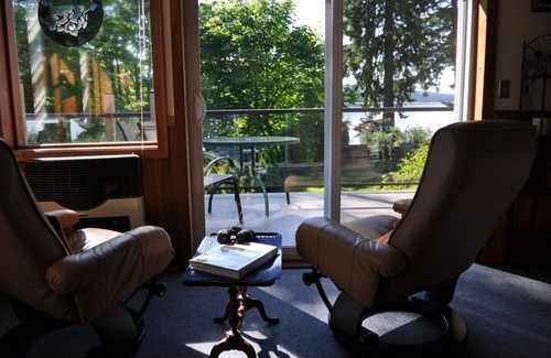 Fanny Bay Cottage | Have a fabulous stay-cation at our unique, walk on oceanfront property.