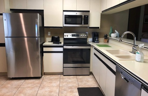 Palm Springs Condo | Have a royal stay at the Desert Princess Country Club & Resort