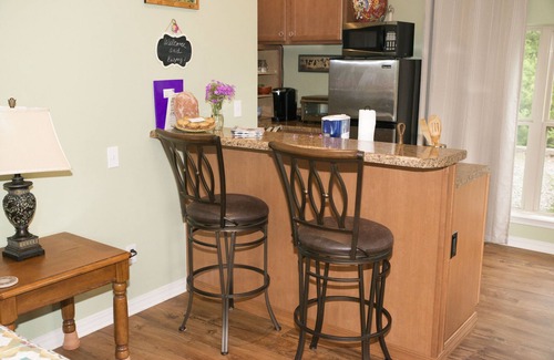 Ferndale Cottage | Have entire guesthouse to your group!