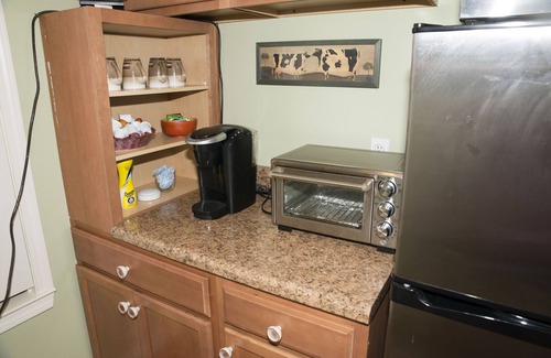 Ferndale Cottage | Have entire guesthouse to your group!