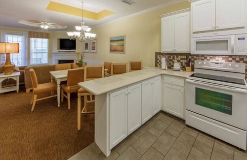 Conroe Condo | Have Family Fun Outdoors in this 2BD condo with onsite resort activities