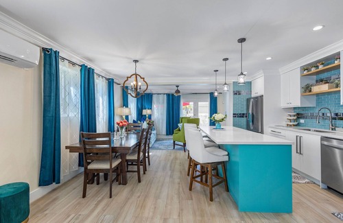 Nassau House | Have fun with the whole family at this stylish beach condo.