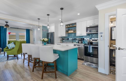 Nassau House | Have fun with the whole family at this stylish beach condo.