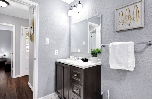 Live Oak House | Have the great stay you've always dreamed of in this 2BR 1 Bath home nestled in a quiet place
