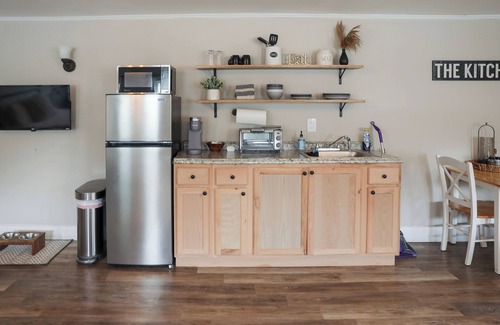 Broad Brook Apartment | Have the perfect stay in a cozy studio, nestled in the heart of Broad Brook.