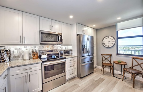 Marco Island Condo | Have yourself a tropical vacation on The Gulf of America in Marco Island Florida