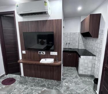 Paharganj Bed & Breakfast | Haveliya Homes- Just 1 minute from Railway Station and Connaught place