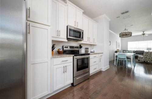Jacksonville House | Haven - 100 yards from the sand!