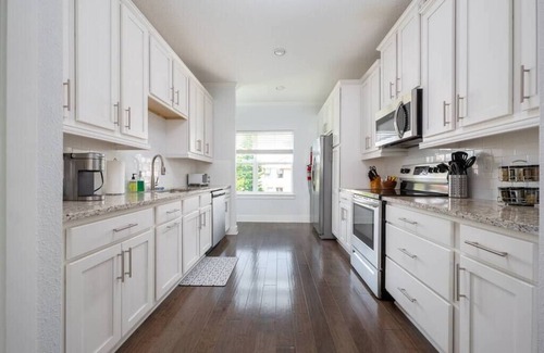 Jacksonville House | Haven - 100 yards from the sand!