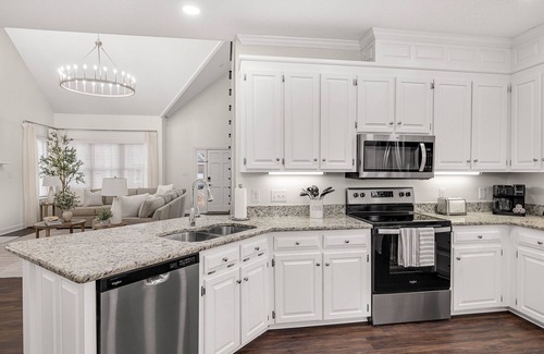 Cary House | Haven-2 King Bedrooms with Ensuite Bathrooms with Ping Pong