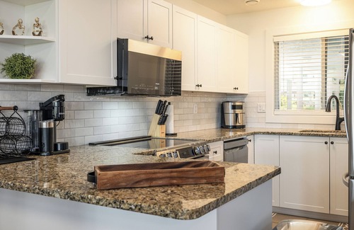 Regional District of Nanaimo Condo | Haven By The Sea - 2BDRM Ocean Front - New Reno AC