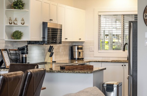 Regional District of Nanaimo Condo | Haven By The Sea - 2BDRM Ocean Front - New Reno AC