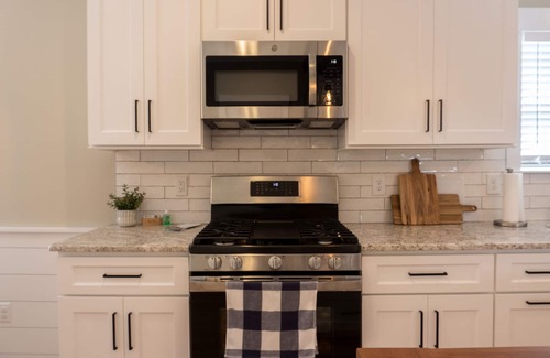 Wilmington House | Haven House: New Bungalow near downtown, close to all!