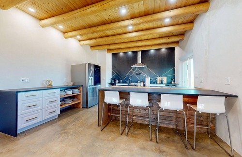 Arroyo Hondo House | Haven in Arroyo Hondo: Stylish 4-Bedroom Retreat with Stunning Views