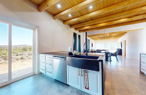 Arroyo Hondo House | Haven in Arroyo Hondo: Stylish 4-Bedroom Retreat with Stunning Views