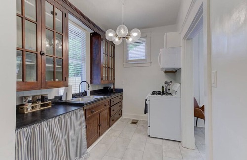 Cooper-Young Historic District Apartment | Haven in the Heart of Cooper Young