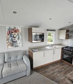Isle of Grain Resort | Haven Kent Coast Allhallows sleeps 8