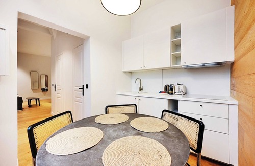Chaussee-d'Antin Apartment | Haven of peace near the Palais de Garnier